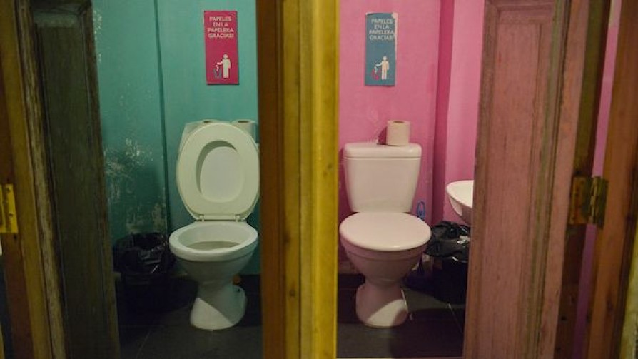 Los hombres que no leen (en el baño) y otras como 10 noticias en un minuto, cada una - Darwin concentrado - No Toquen Nada | DelSol 99.5 FM