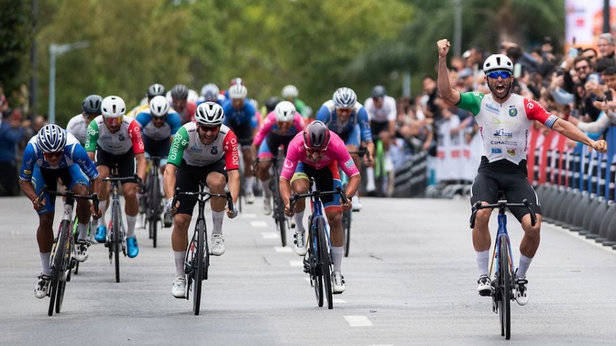 Darwin comentó el VAR del penal contra Nacional, habló del estado de Ruglio y relató la llegada de la Vuelta Ciclist - Darwin - Columna Deportiva - No Toquen Nada | DelSol 99.5 FM