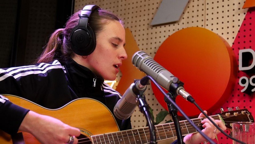 Niña Lobo en Acústicos Ricos - Música nueva - Aire Rico | DelSol 99.5 FM