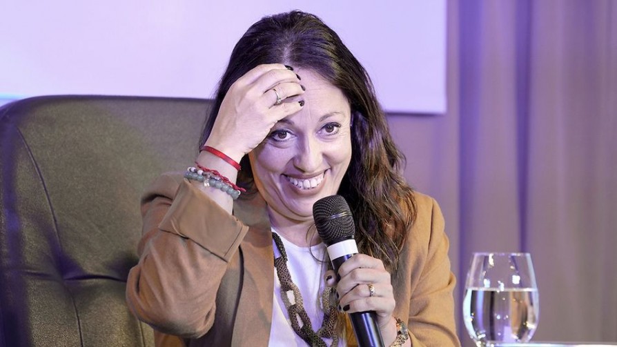 Cardona y el “pórtland en la cara”: la murguinistra le pidió (no obligó) a los intendentes que le compren a Ancap - Columna de Darwin - No Toquen Nada | DelSol 99.5 FM