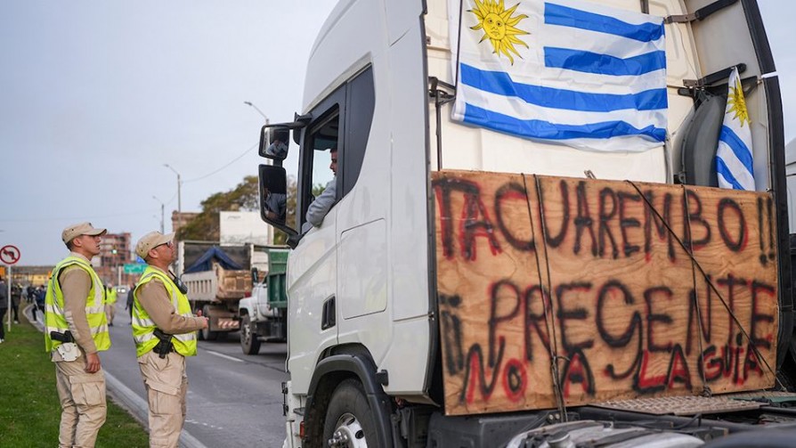 Camioneros autoconvocados con una verdad: acá no hay negocio - Columna de Darwin - No Toquen Nada | DelSol 99.5 FM