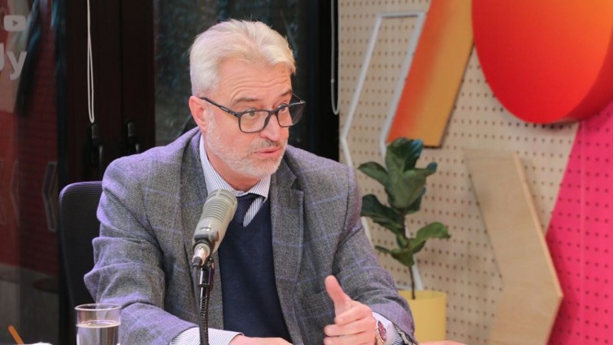 Di Doménico: “Existen intereses corporativos” en la Caja de Profesionales - Entrevista - Aire Rico | DelSol 99.5 FM