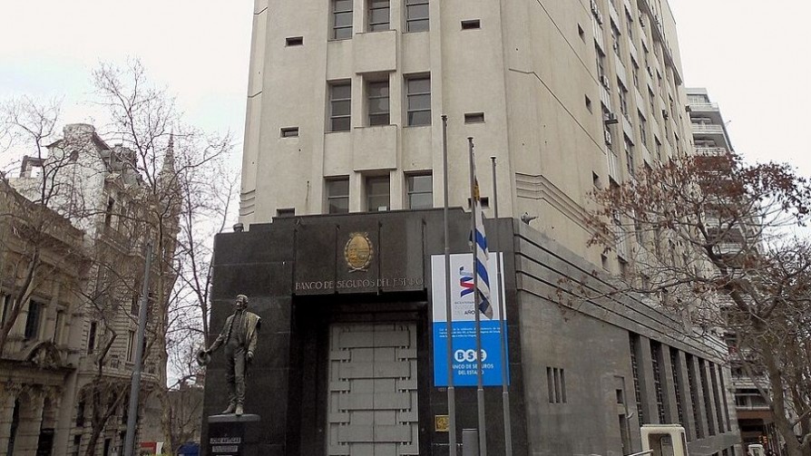 Los “caranchos” aprovechan la falta de información sobre trámites en BSE - Informes - No Toquen Nada | DelSol 99.5 FM