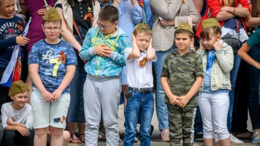 Según Darwin, en Rusia los niños no lloran - Columna de Darwin - No Toquen Nada | DelSol 99.5 FM