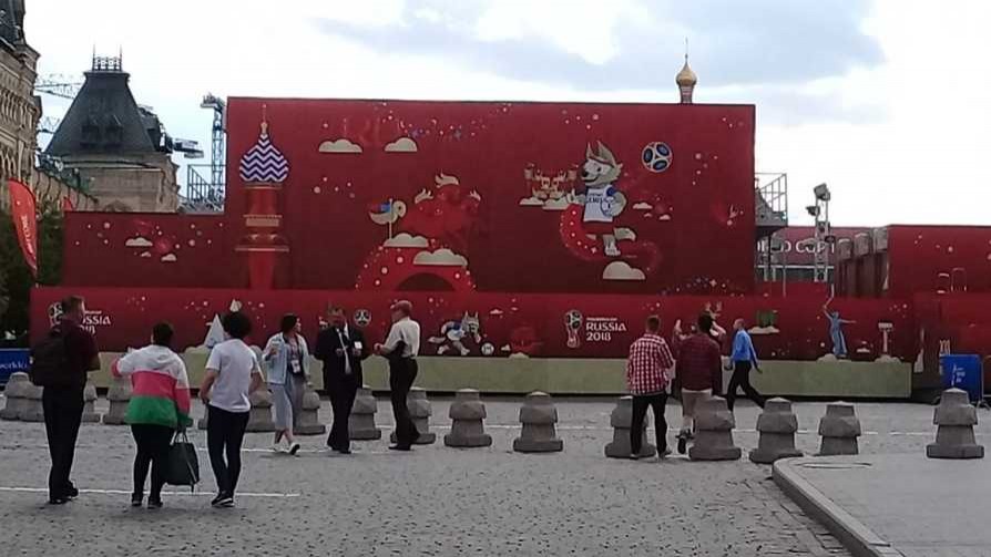 Darwin en la Plaza Roja: el plato volador de la FIFA y los 20 segundos con Lenin - Columna de Darwin - No Toquen Nada | DelSol 99.5 FM