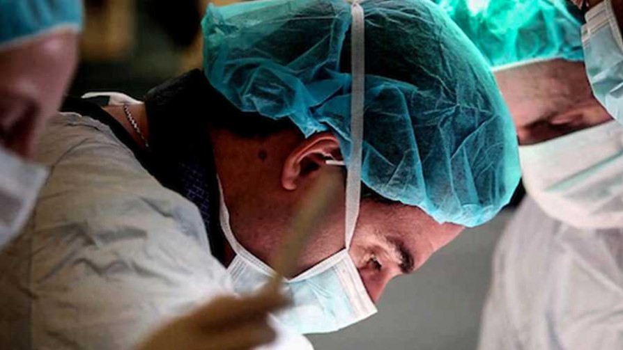 Al Banquillo: el Sindicato Anestésico Quirúrgico del Uruguay (SAQ) - Al banquillo  - Facil Desviarse | DelSol 99.5 FM